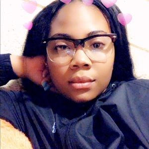 Meet your Posher, Janelle